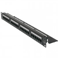 UTP CAT5e patch panel, 24 ports with cable management